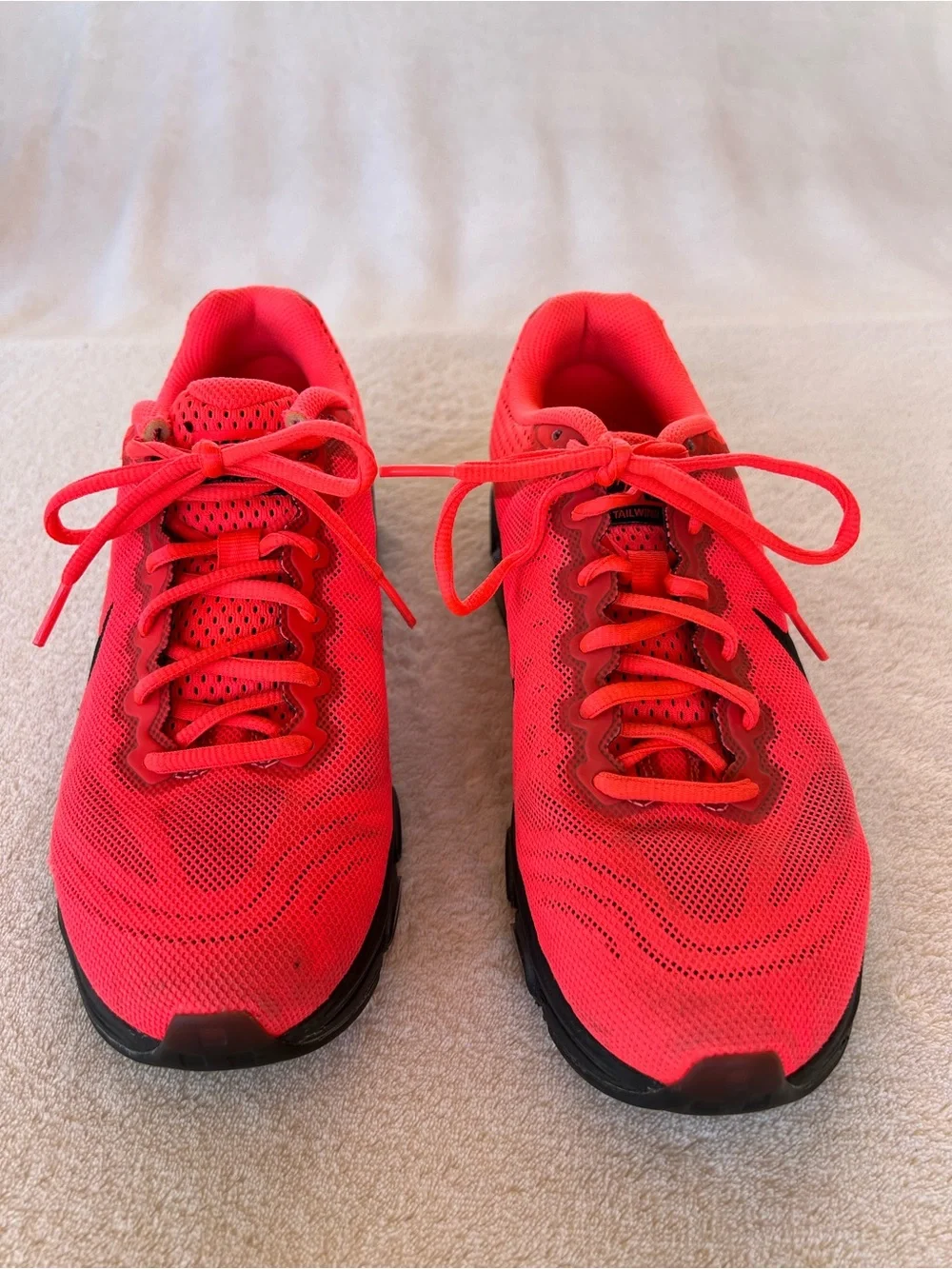 NIKE AIR MAX TAILWIND RUNNING SNEAKERS SIZE 8.5 BRIGHT ORANGE PINK